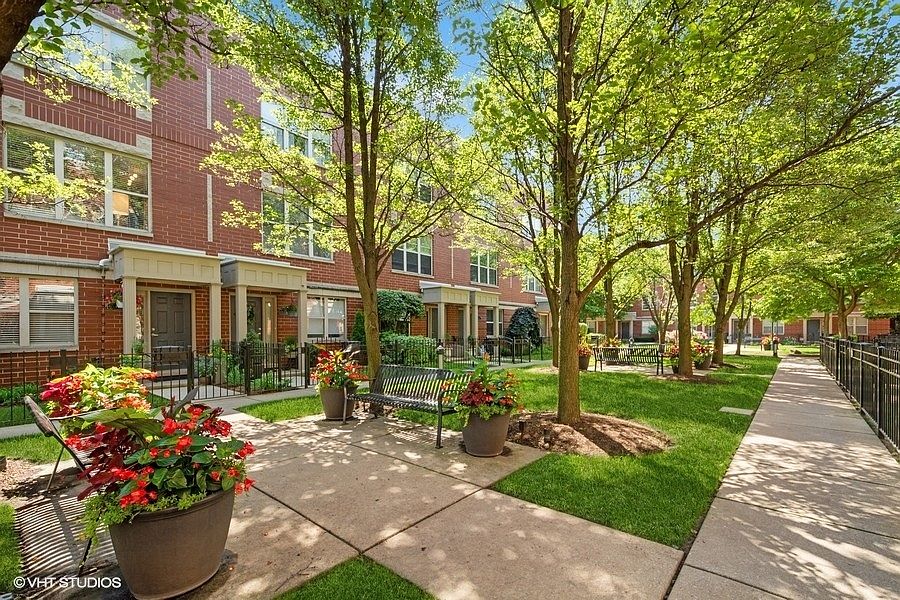 1st image of 4636 N Greenview Ave #34