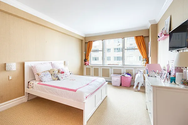 Sold by Compass | media 6