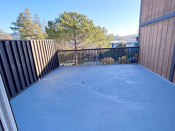 4th image of 170 Upper Via Casitas APT 7