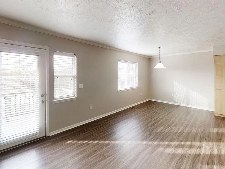 Lynbrook Apartments and Townhomes — Photo 95