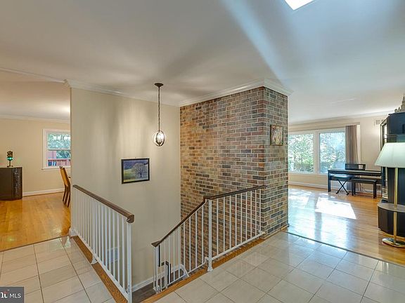 2nd image of 3304 Clearwood Ct