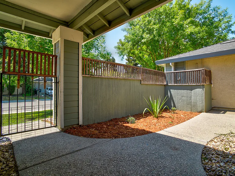 489 Cool Wind Way — Photo 12