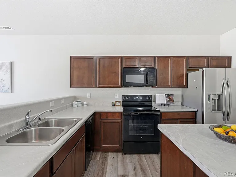 7375 Forest Meadows Ave — Photo 10
