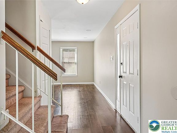 3rd image of 1899 Georgia Dr