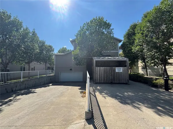 UNIT 3-3225 Woodhams DRIVE E, Regina, SK S4V 3A2