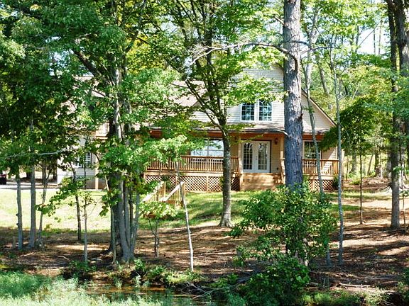 4th image of 230 Lazy Point Dr