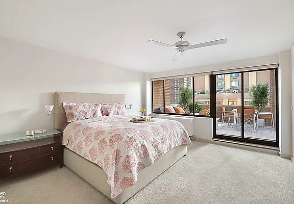4th image of 211 W 71st St APT 16C
