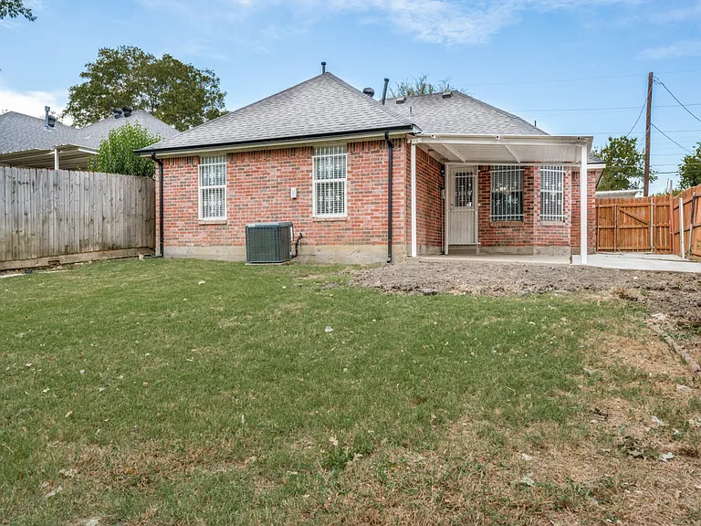 2238 Arroyo Ave — Photo 23