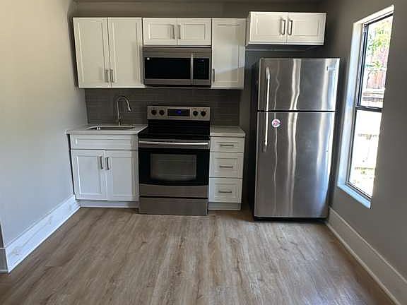 2nd image of 1738 Lee Hall St #B