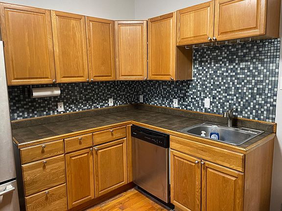 4th image of 4221 Baudin St #3