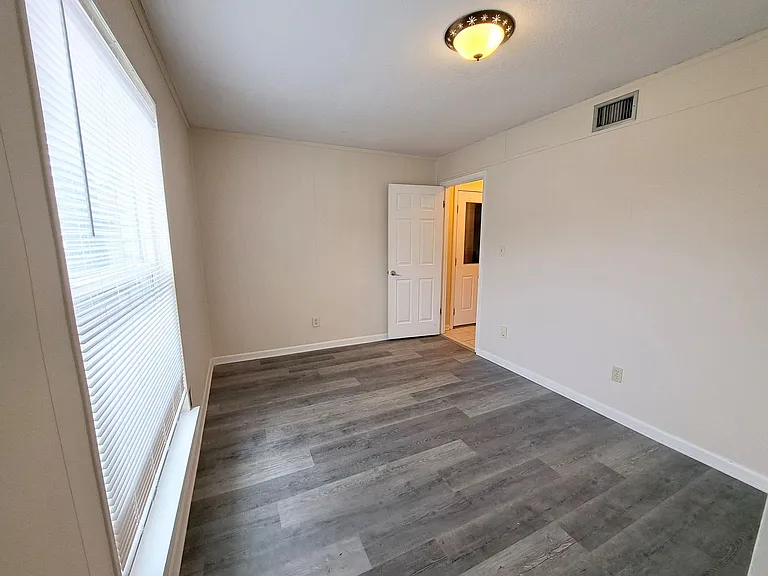7819 Hearthstone Cir — Photo 12