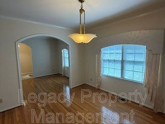3rd image of 6755 McPherson Clay Rd