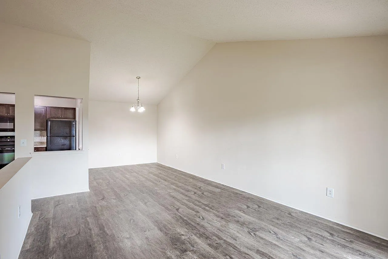 Pavilion Court Apartment Homes — Photo 4