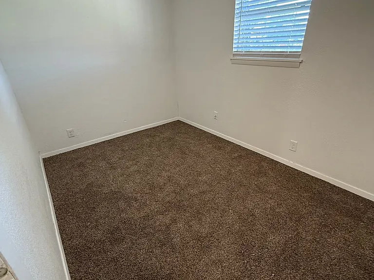 819 N Paddock St — Photo 7