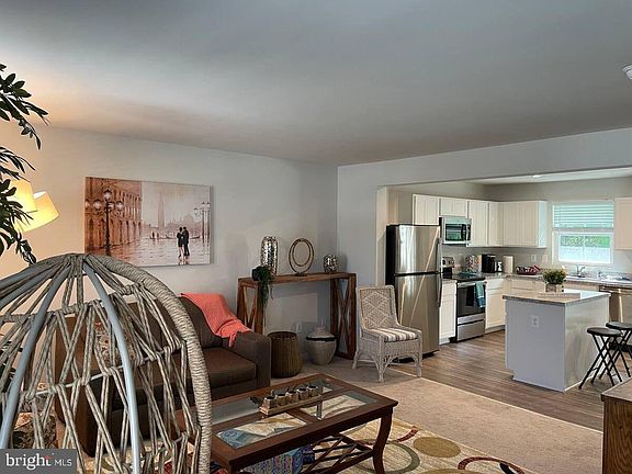 2nd image of 264 Sage Cir