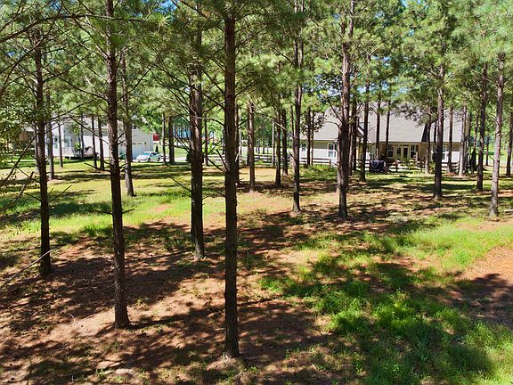 4th image of 362 Cumberland Cir