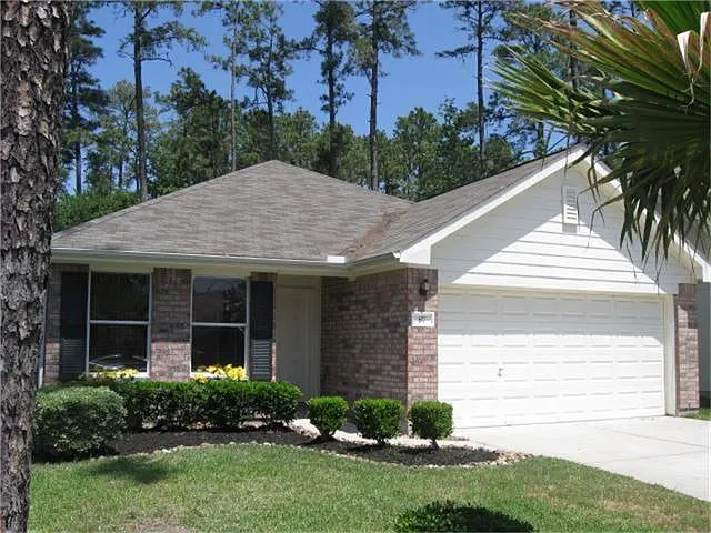 3 bed, 2.0 bath, 1477 sqft, $2,100 — Photo 3