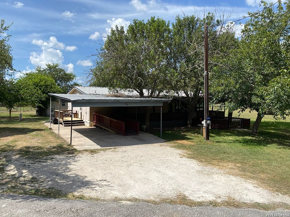 1st image of 104 N WALNUT WAY