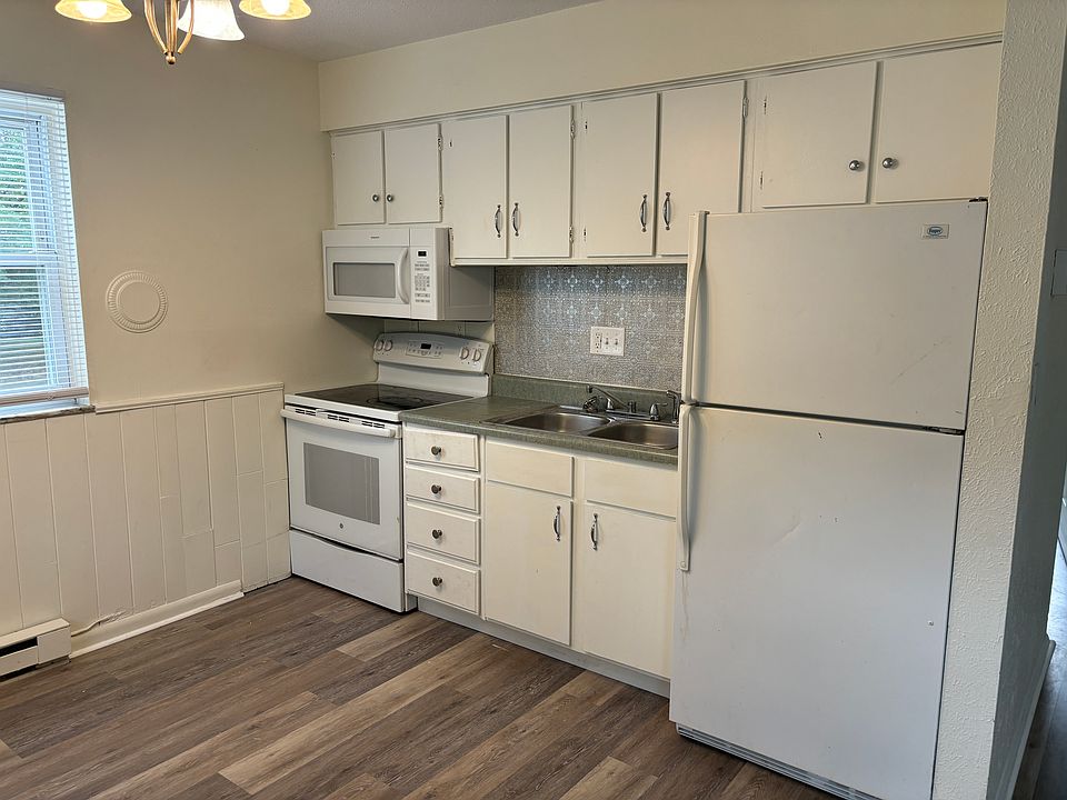 1st image of 1117 Lewis St #3