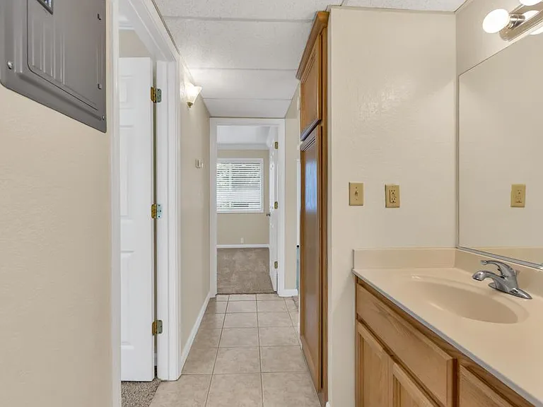 2015 P St #8 — Photo 13