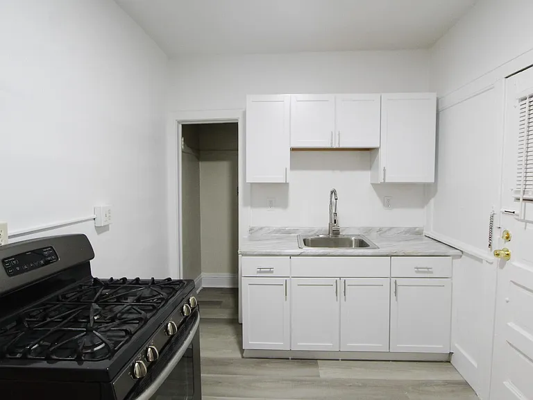 13401 S Woodland Rd #3 — Photo 1