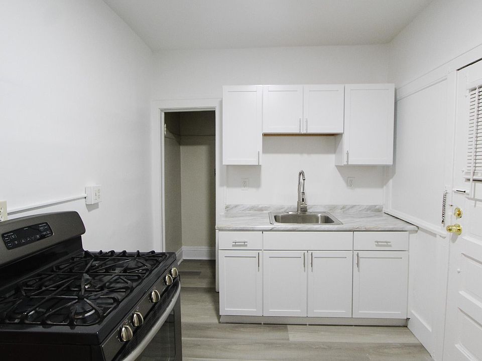 1st image of 13401 S Woodland Rd APT 3