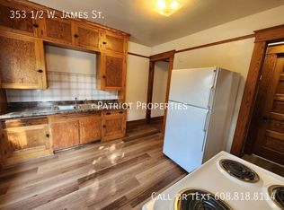 353 1/2 W James St, Columbus, WI 53925