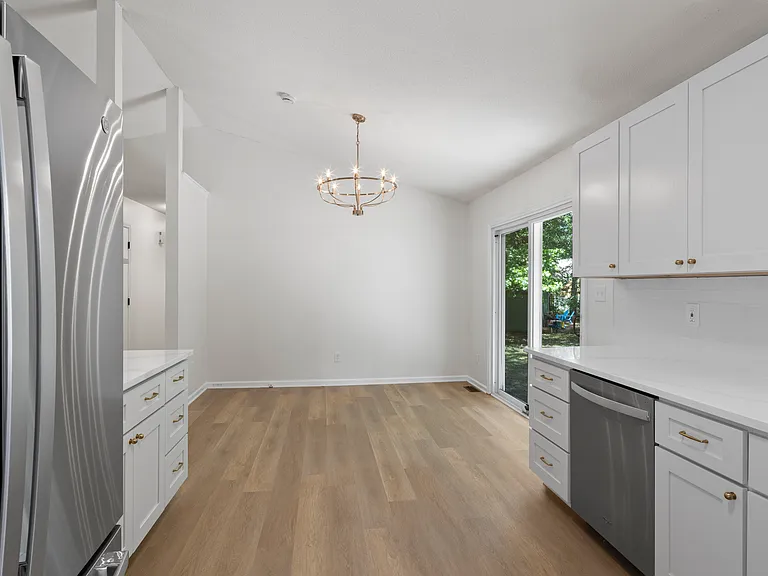 606 Gaslight Trl — Photo 10
