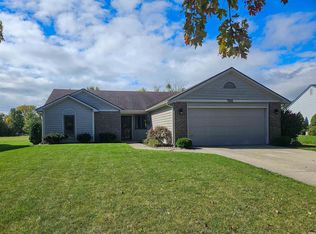 722 Autumn Ridge Ln, Fort Wayne, IN 46804