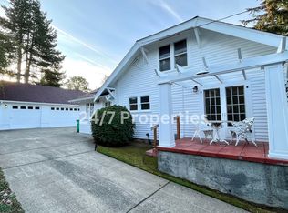 6908 SW 33rd Pl, Portland, OR 97219