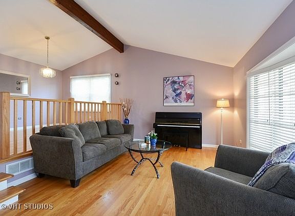 2nd image of 3010 N Huntington Dr