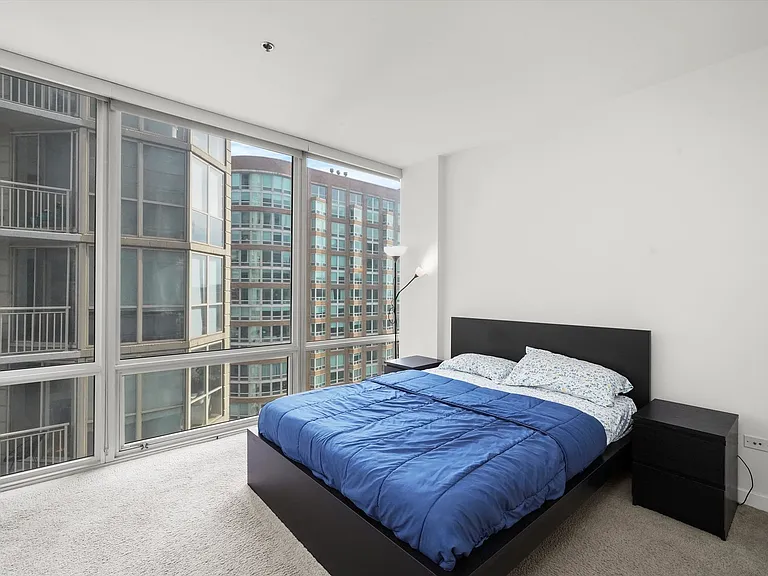 653 N Kingsbury St #1207 — Photo 23