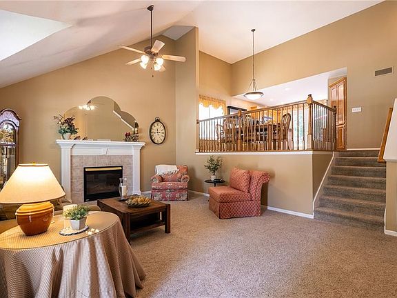4th image of 1552 Parkside Dr