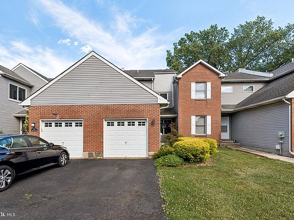 3rd image of 549 Princeton Ct