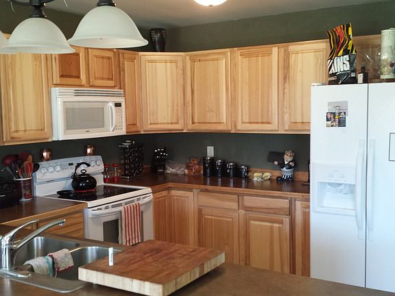 4th image of 214 Flagstone Dr