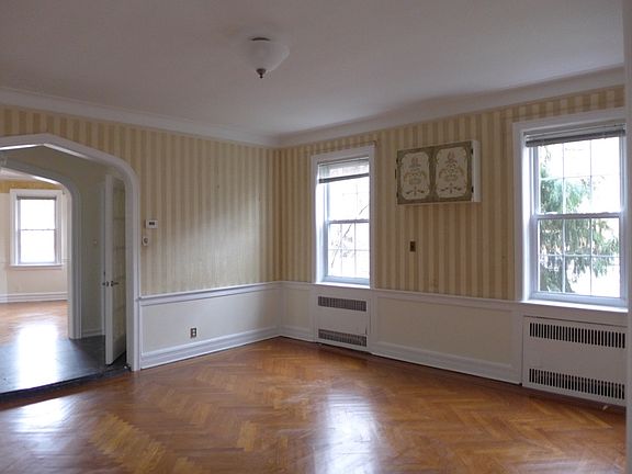 4th image of 2502 Kings Hwy #1