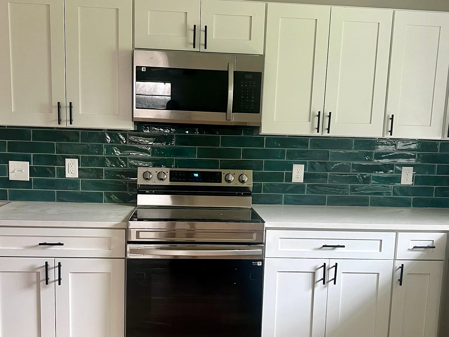 3 bed, 1.5 bath, 1100 sqft, $2,200 — Photo 3