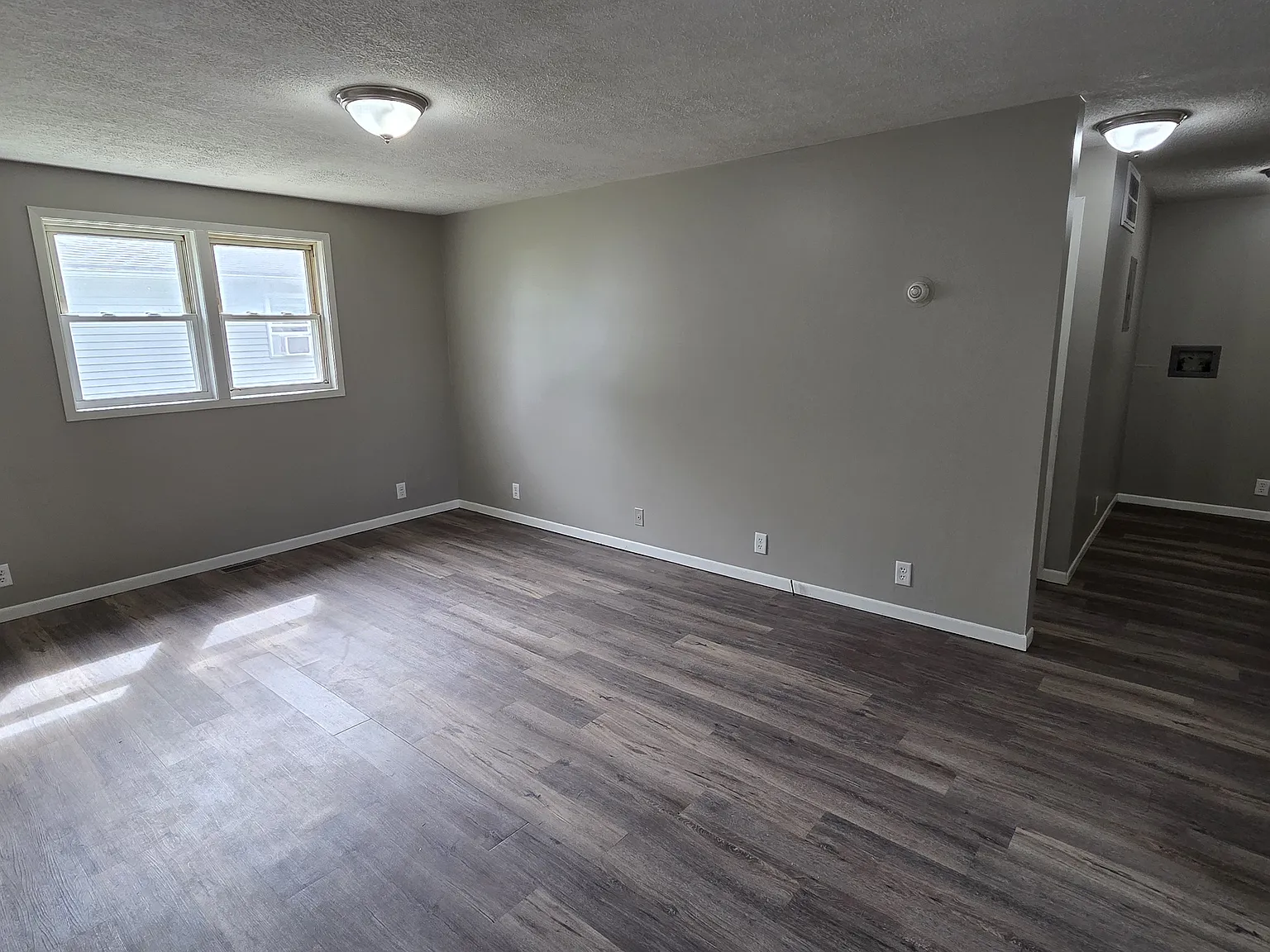 3 bed, 912 sqft, $1,280 — Photo 4