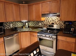 13-7 Phoenix Ct, Freehold, NJ 07728
