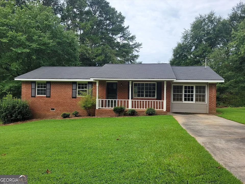858 Pine Shadow Ln