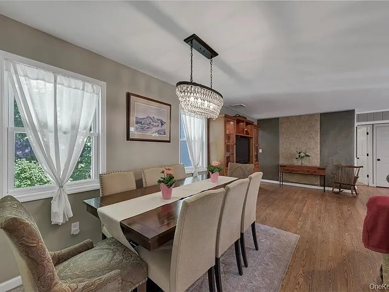 13 Split Rock Rd — Photo 8