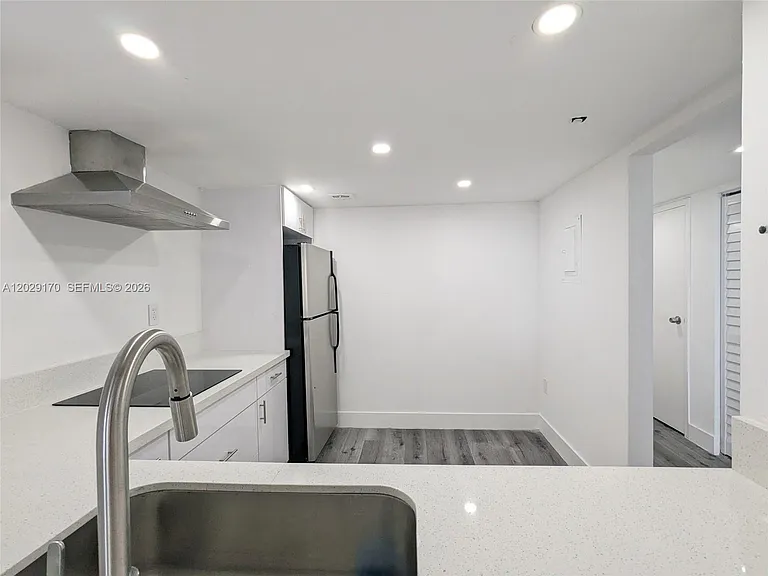 555 NE 15th St #12D — Photo 7