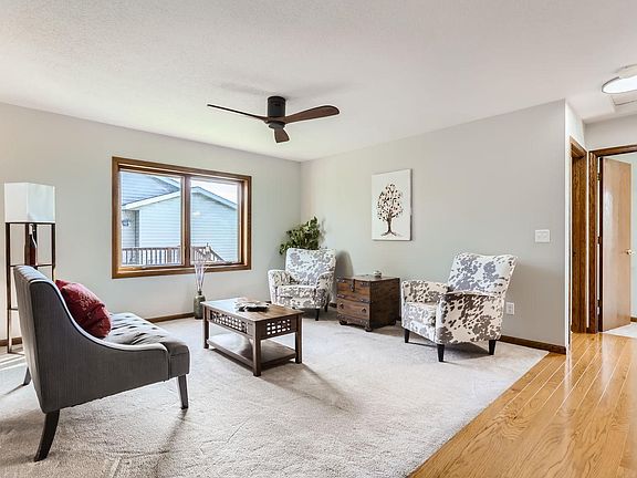 2nd image of 522 Tiffany Dr