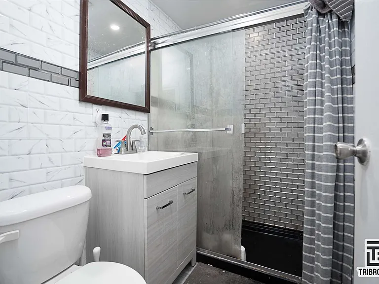 247 E 31st St #2A — Photo 6