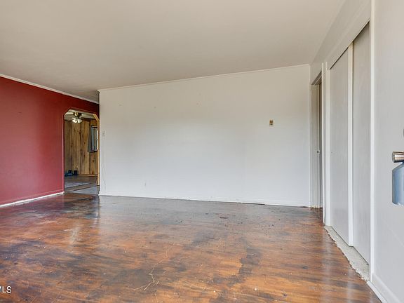 3rd image of 624 Norris Ave