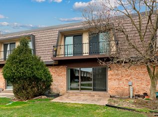 35 Cour Caravelle, Palos Hills, IL 60465