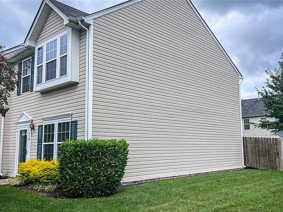 2nd image of 210 Bay Coat Dr