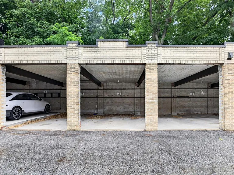 138 Sewall Ave #C — Photo 43