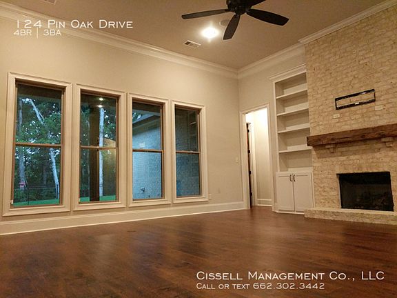 2nd image of 124 Pin Oak Dr