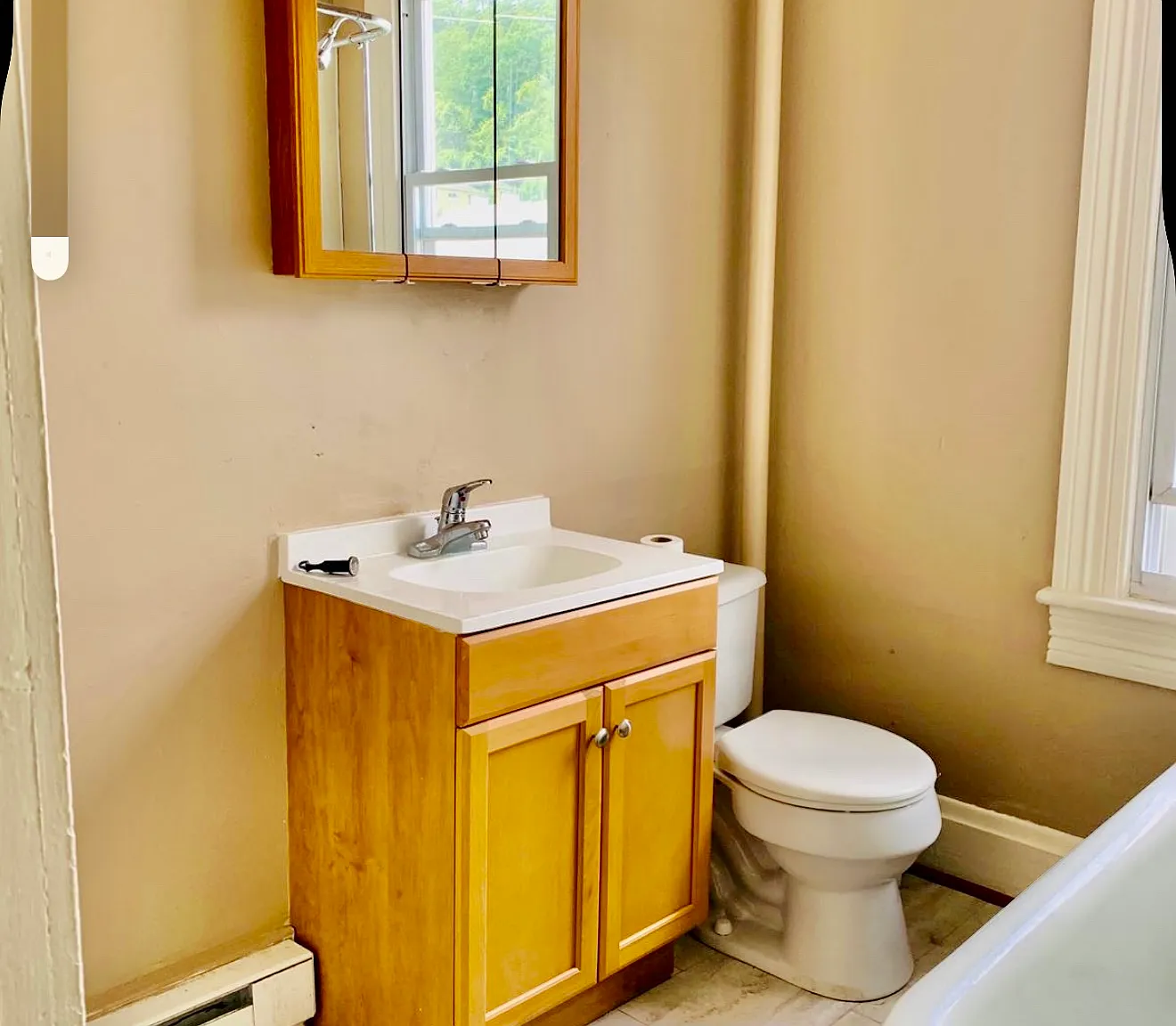 3 bed, 1200 sqft, $850 — Photo 3